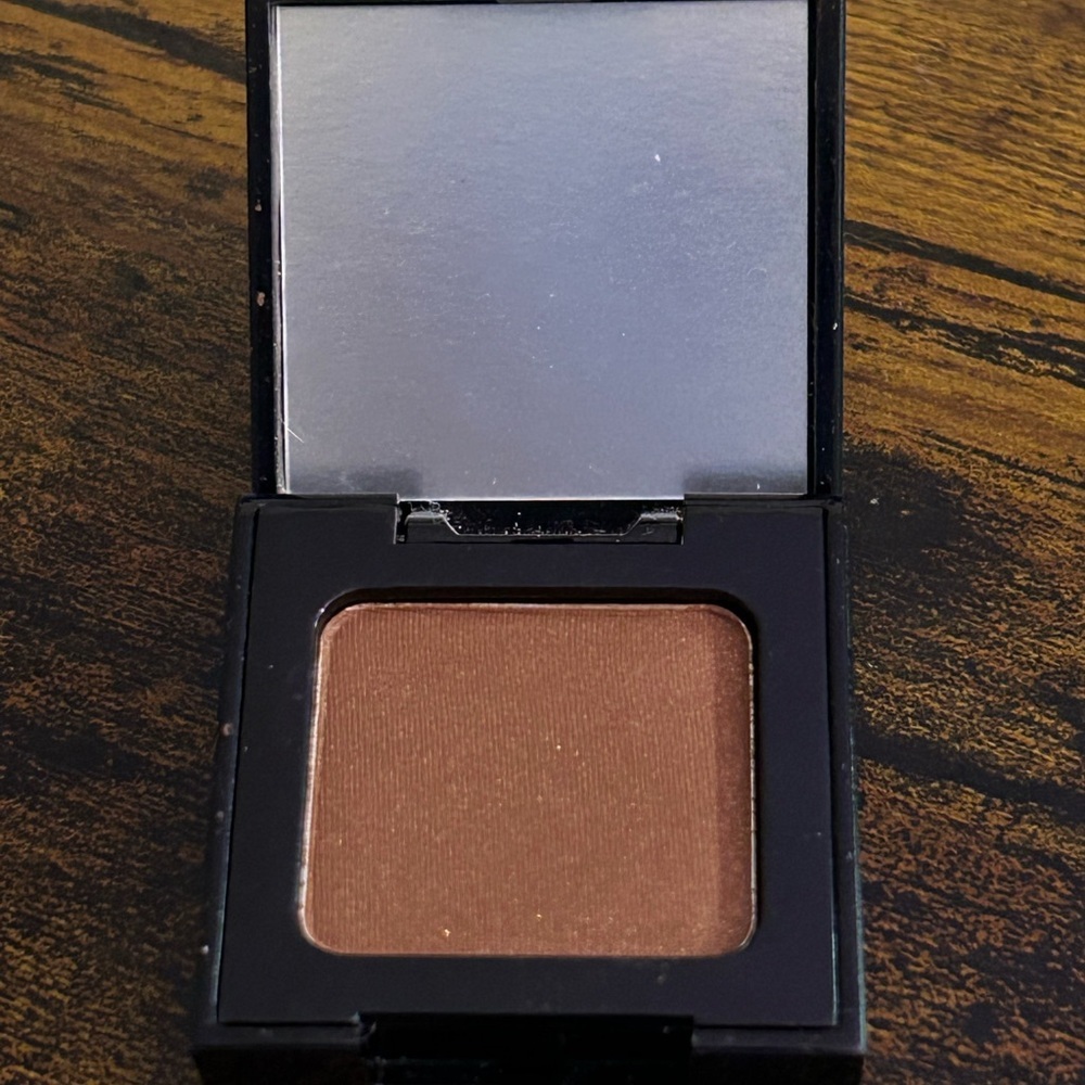 VIOLET VOSS Single Eyeshadow in Nude Sparks - Picture 2 of 4